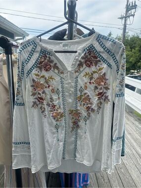 Sundance Embroidered Beige Floral Tunic Top